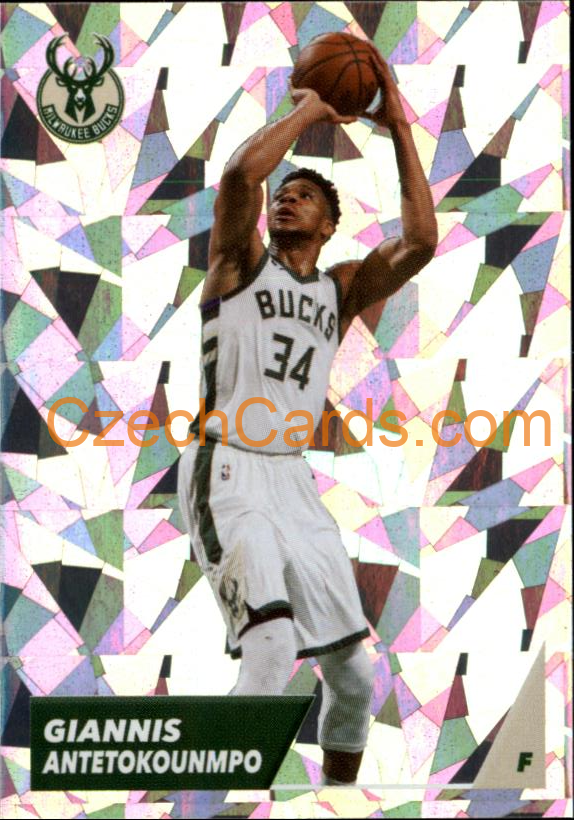 Giannis Antetokounmpo 2021/22 Panini NBA sticker and card #225