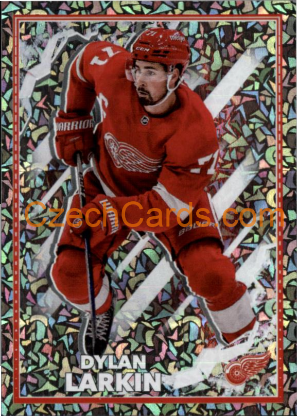 Dylan Larkin 2022-23 Topps NHL sticker foil #173